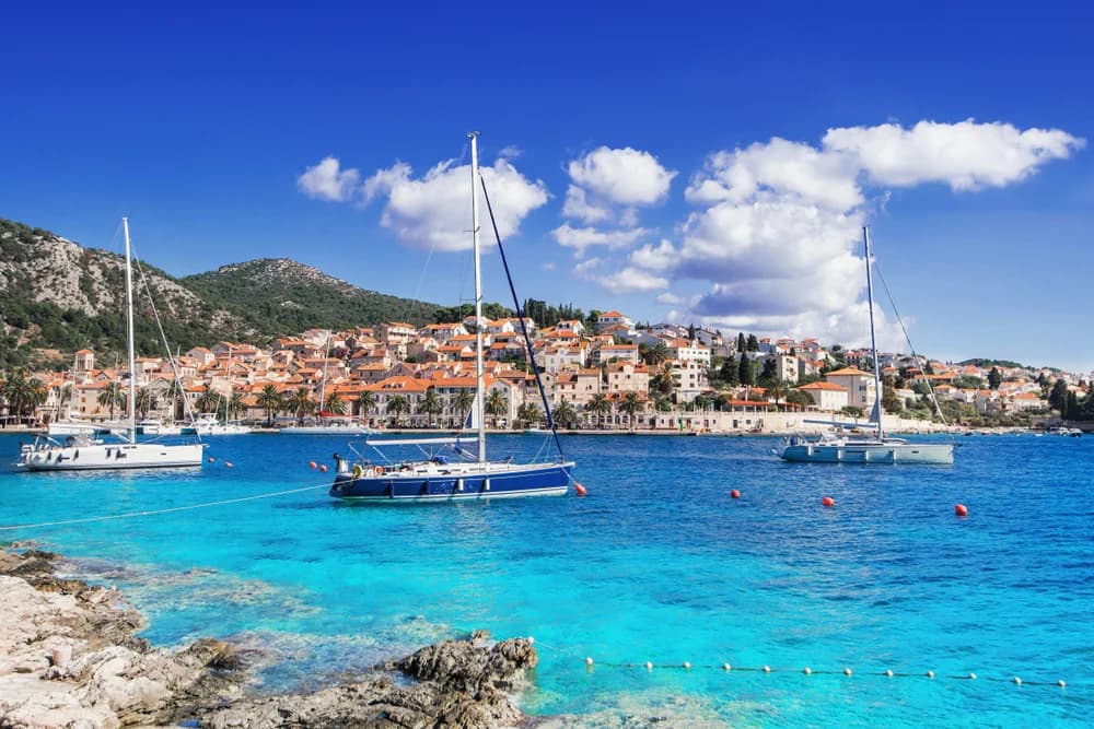 Hvar old town and its harbour on the Dalmatian coast — Hvar & Pakleni Private Tour