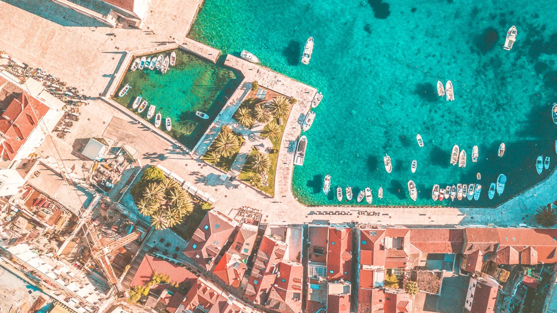 Hvar old town and its harbour on the Dalmatian coast — Hvar & Pakleni Private Tour