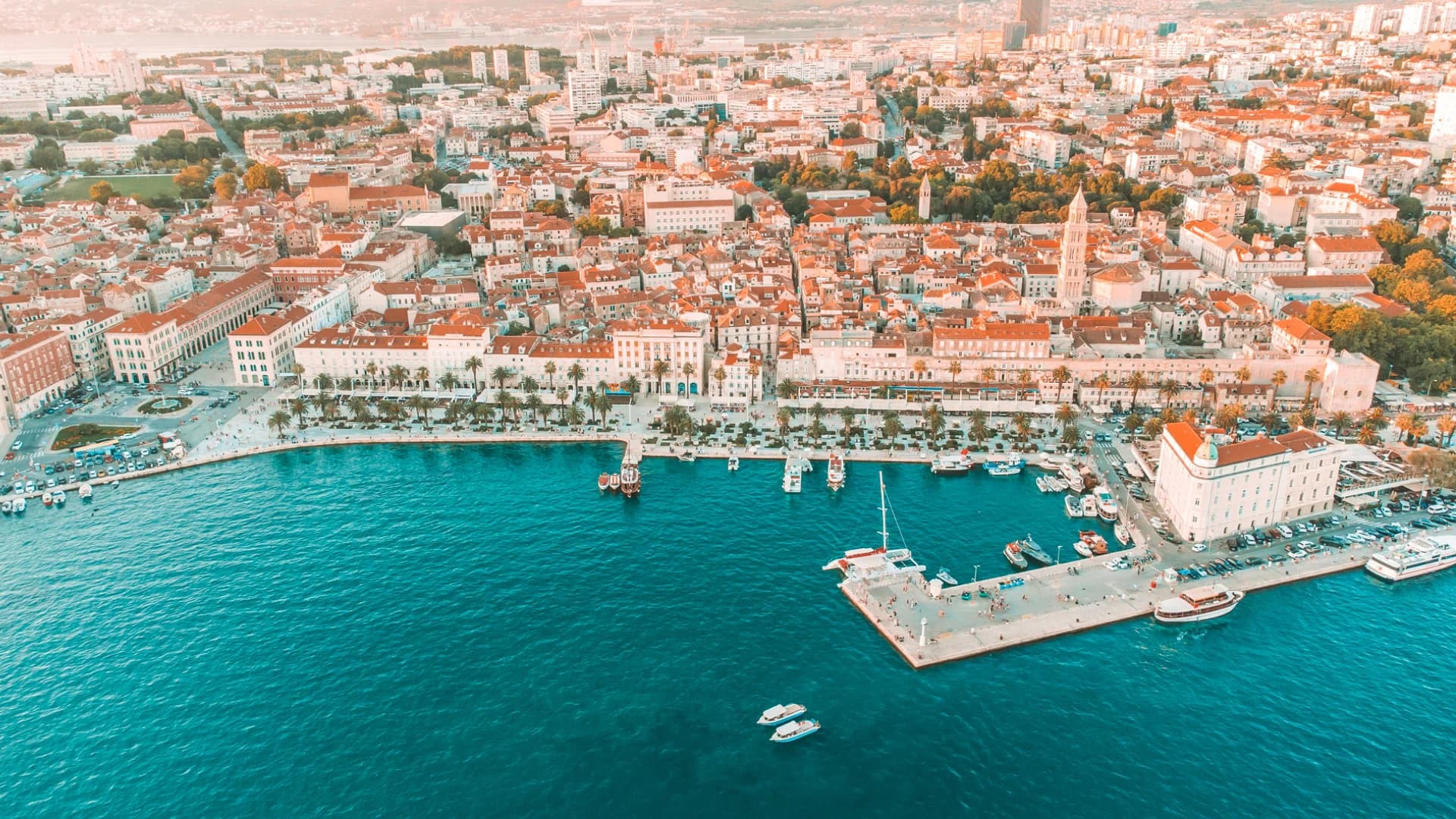 Hvar old town and its harbour on the Dalmatian coast — Hvar & Pakleni Private Tour